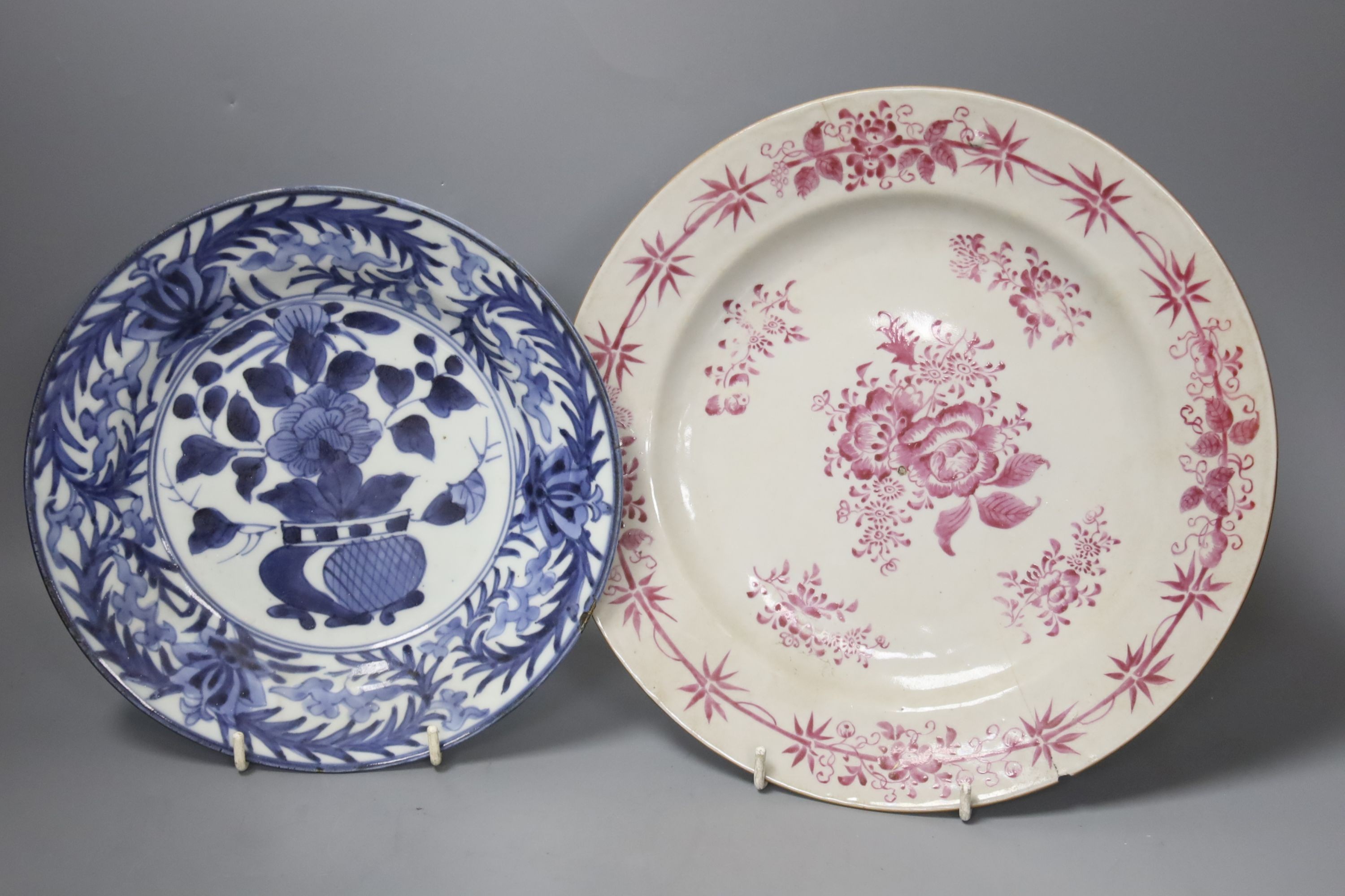 A group of Chinese porcelain plates and a jar, 18th/19th century and an 18th century Japanese Arita blue and white plate, 21.5cm